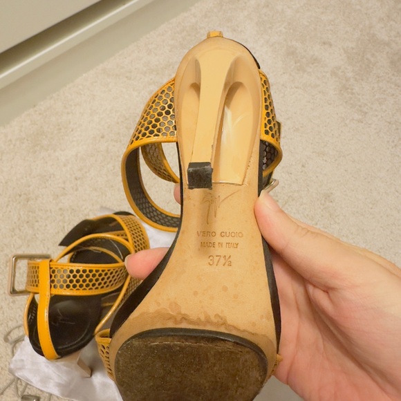 🛑SOLD🛑Giuseppe Zanotti strapped high heel - Picture 4 of 4